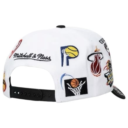 Mitchell & Ness NBA Playoffs Snapback (White/Black)