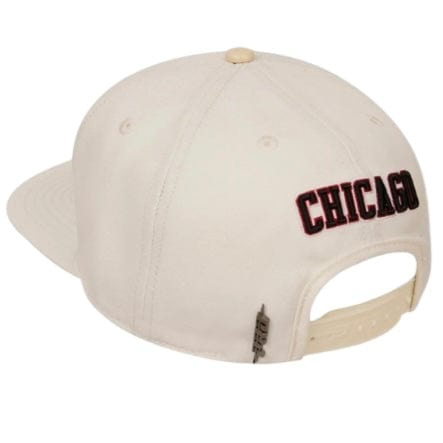 Pro Standard Chicago Bulls Wordmark Logo Wool Snapback (Eggshell)