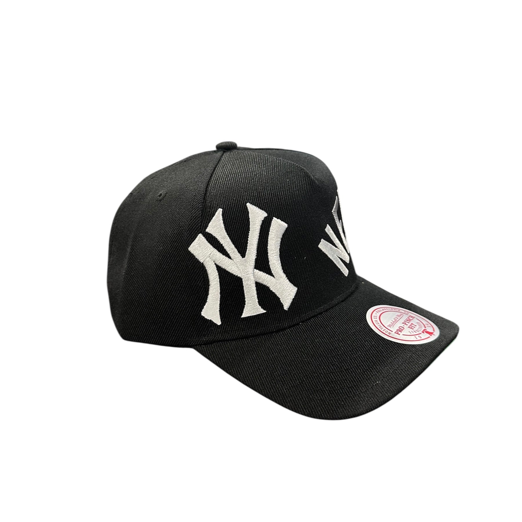 Mitchell & Ness MLB New York Yankees Busted Pro Snapback (Black)