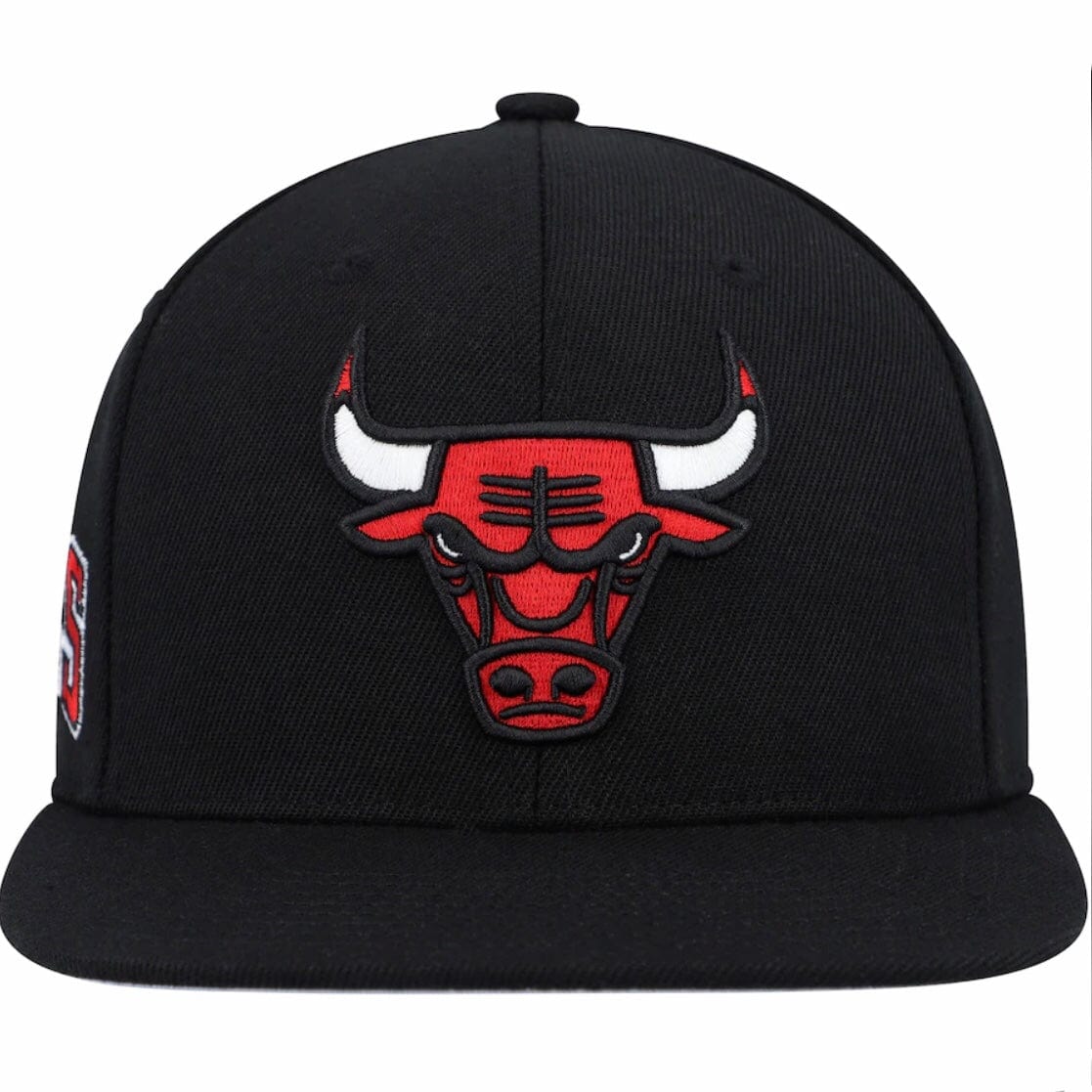 Mitchell & Ness NBA Chicago Bulls Side Core 2.0 Snapback (Black)