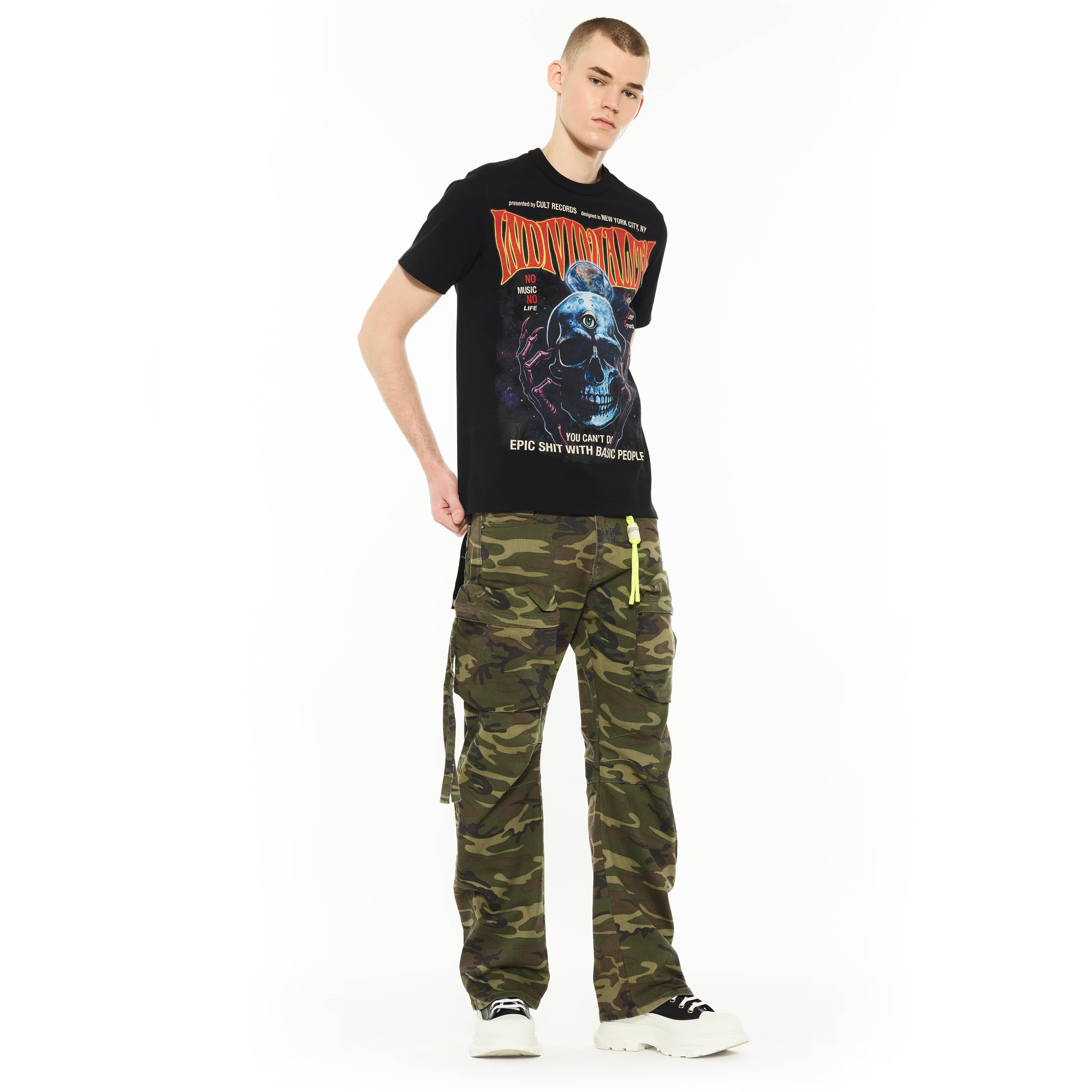 Cult's Heavyweight Short Sleeve Crew Neck Tee "Psychedelic" in Black