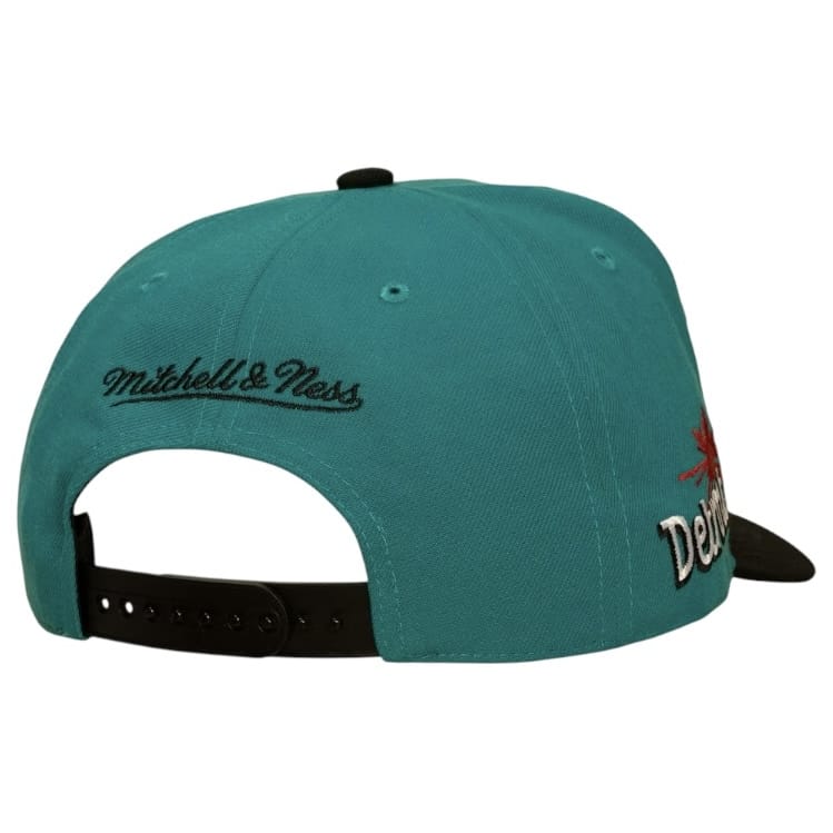 Mitchell & Ness NBA Detroit Pistons In the City Snapback (Teal/Black)