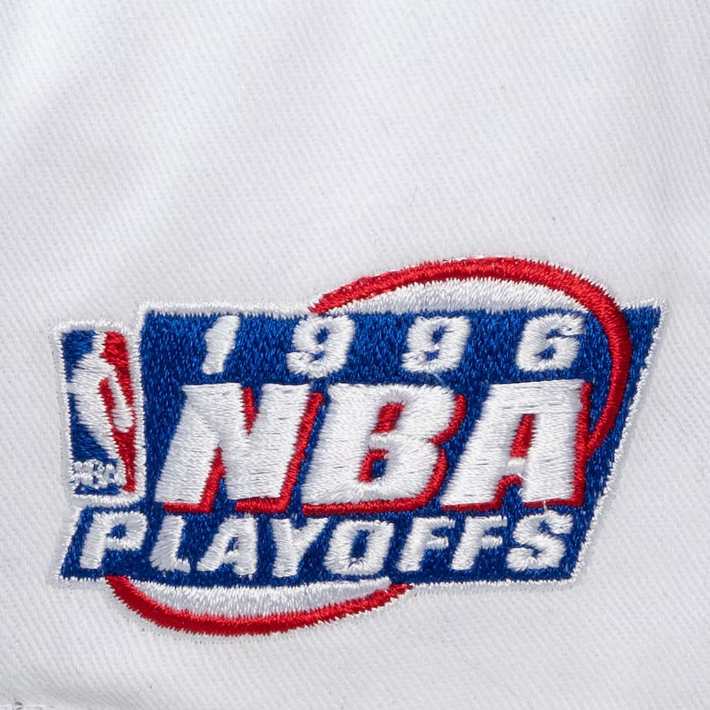 Mitchell & Ness NBA Playoffs Finals Snapback (White/Black)