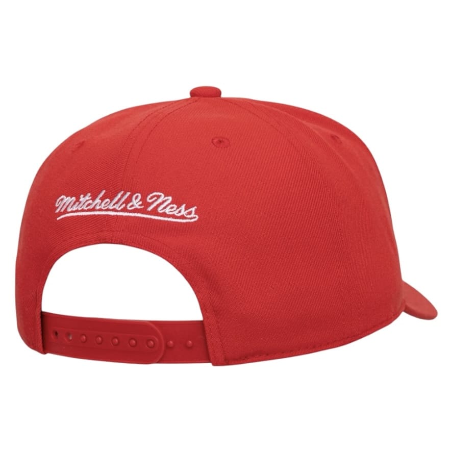 Mitchell & Ness NBA Chicago Bulls Head Coach Snapback (Red)