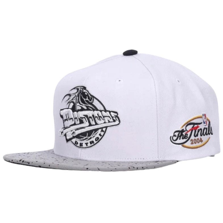 Mitchell & Ness Nba Detroit Pistons Cement Top Hwc Snapback (White/Silver)