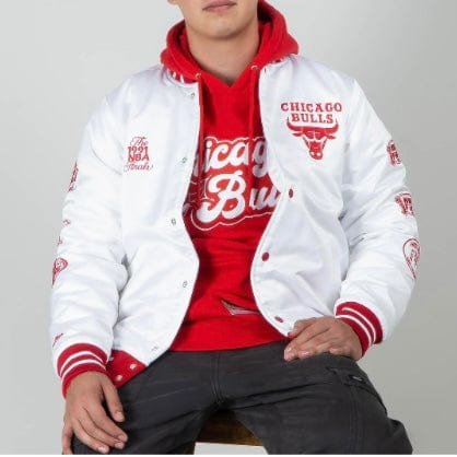 Mitchell & Ness NBA Chicago Bulls S.O.U.L Cherry Bomb Jacket (White)