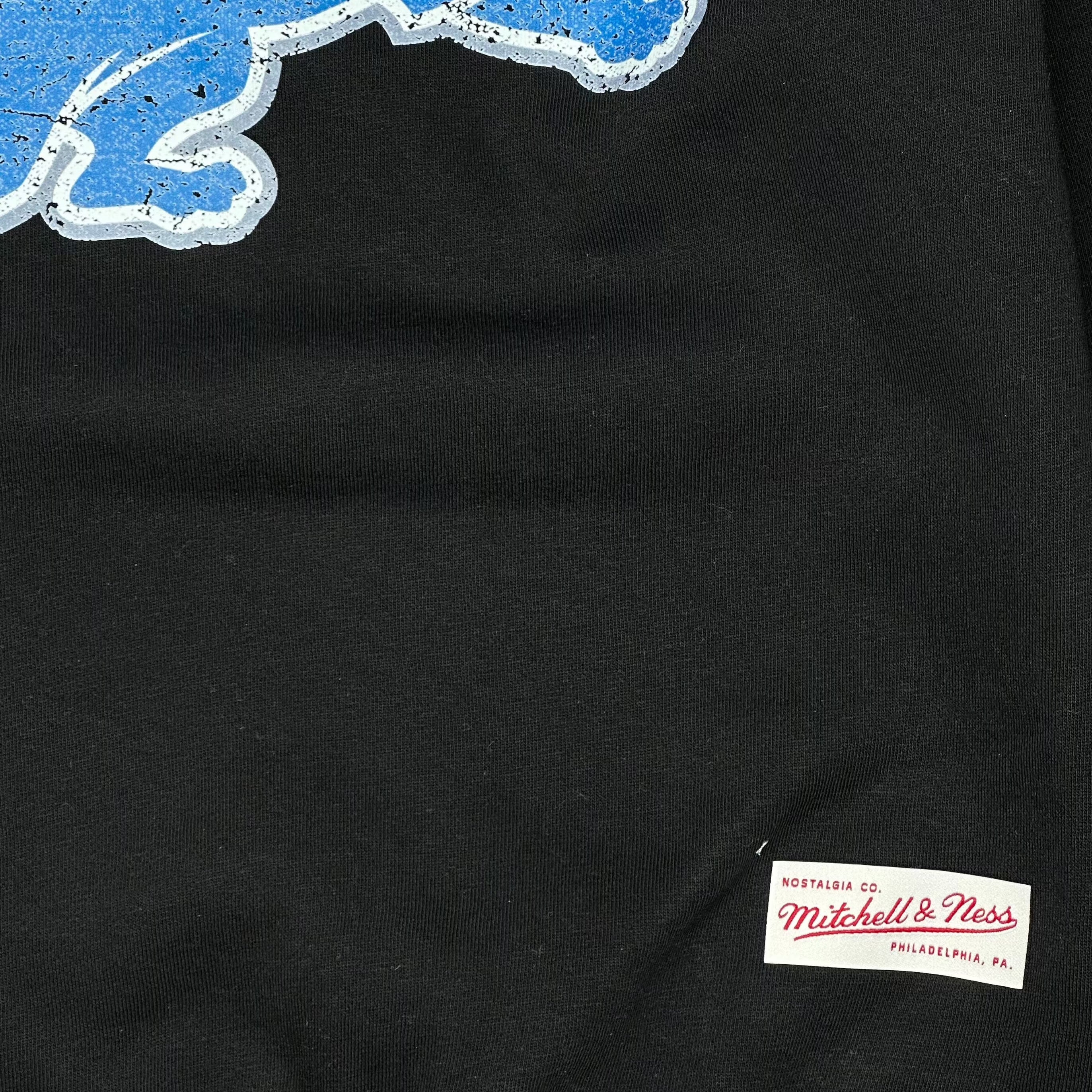 Mitchell & Ness Detroit Lions Distressed Prime Logo Crewneck (Black)