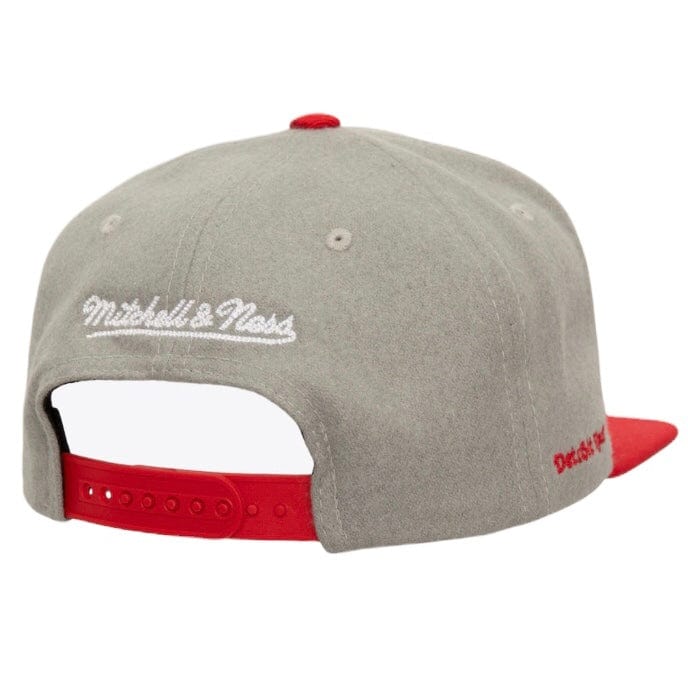 Mitchell & Ness Detroit Red Wings Melt Stitch Snapback Hat (Grey/Red)