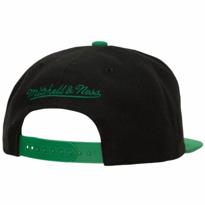 Mitchell & Ness NBA Boston Celtics Crooked Path Snapback (Black)