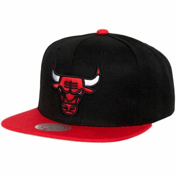 Mitchell & Ness NBA Chicago Bulls Side Core 2.0 Snapback (Black/Red)