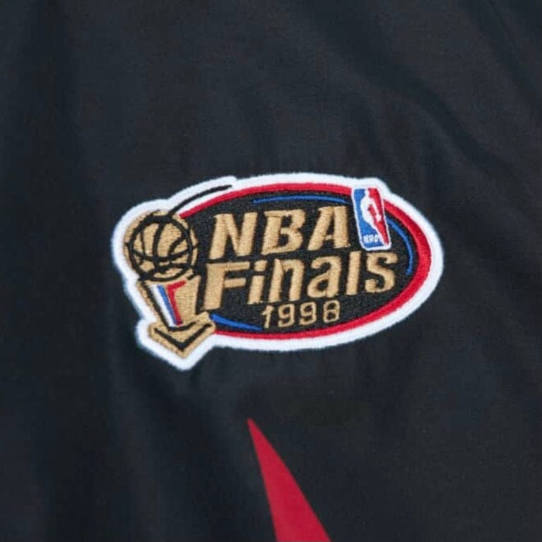 Mitchell & Ness NBA Chicago Bulls Exploded Logo Warm Up Jacket (Black)
